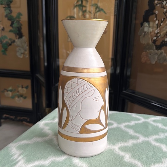 Italy terra cotta pottery art vase Gold and cream colored feminine design - Picture 1 of 9